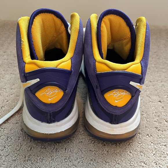 Nike Lebron VIII GS Lakers CT5115-500 - Court Purple / Gold - Sz 5Y - Picture 6 of 8